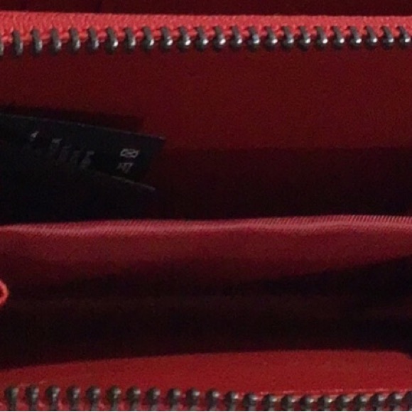 BADGLEY MISCHKA Croc-Embossed Red Vegan Leather Zip Around Bi-Fold Wallet - Picture 6 of 9